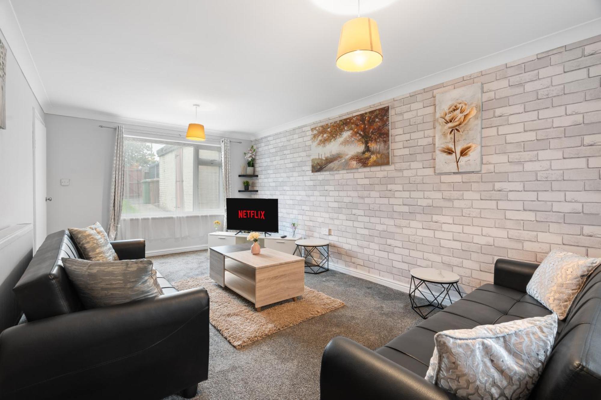 A Charming 3 Bed Home Next To Nec And Birmingham International Airport Marston Green Екстер'єр фото